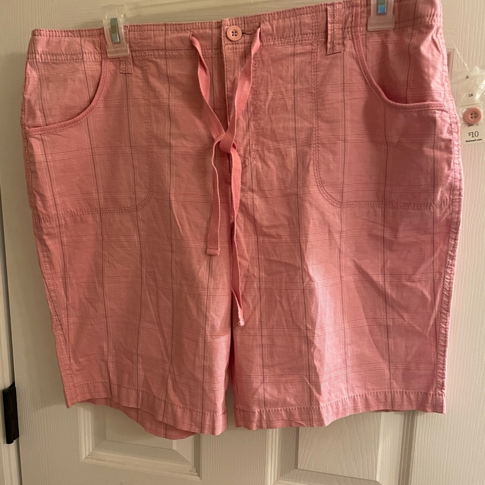 Shorts - Picture 6 of 9
